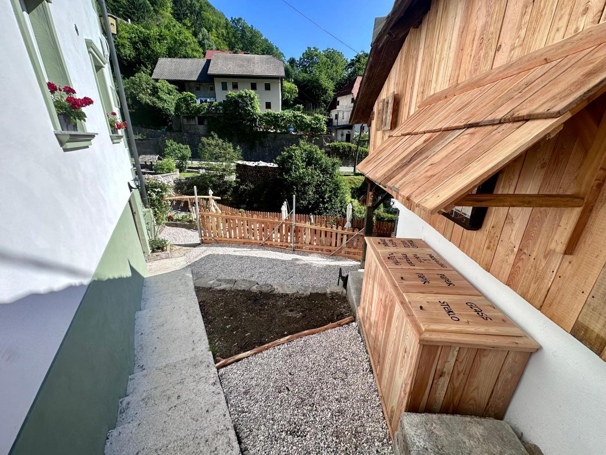 Bajta Kroparica Exterior photo