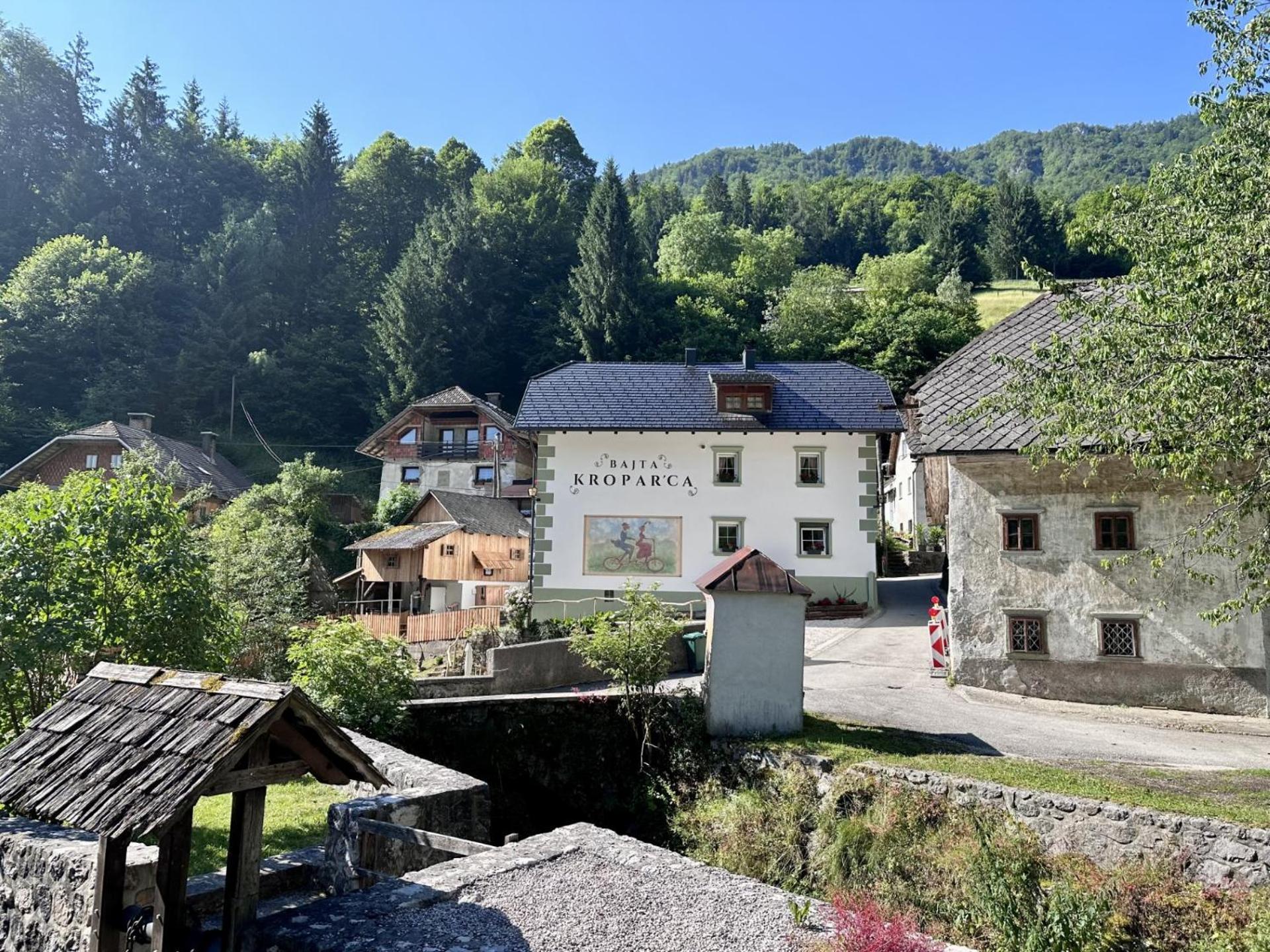 Bajta Kroparica Exterior photo